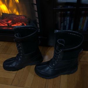 Uggs - black butte